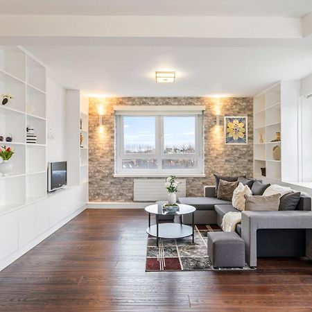 Relax, Play And Work In London Apartment Bagian luar foto
