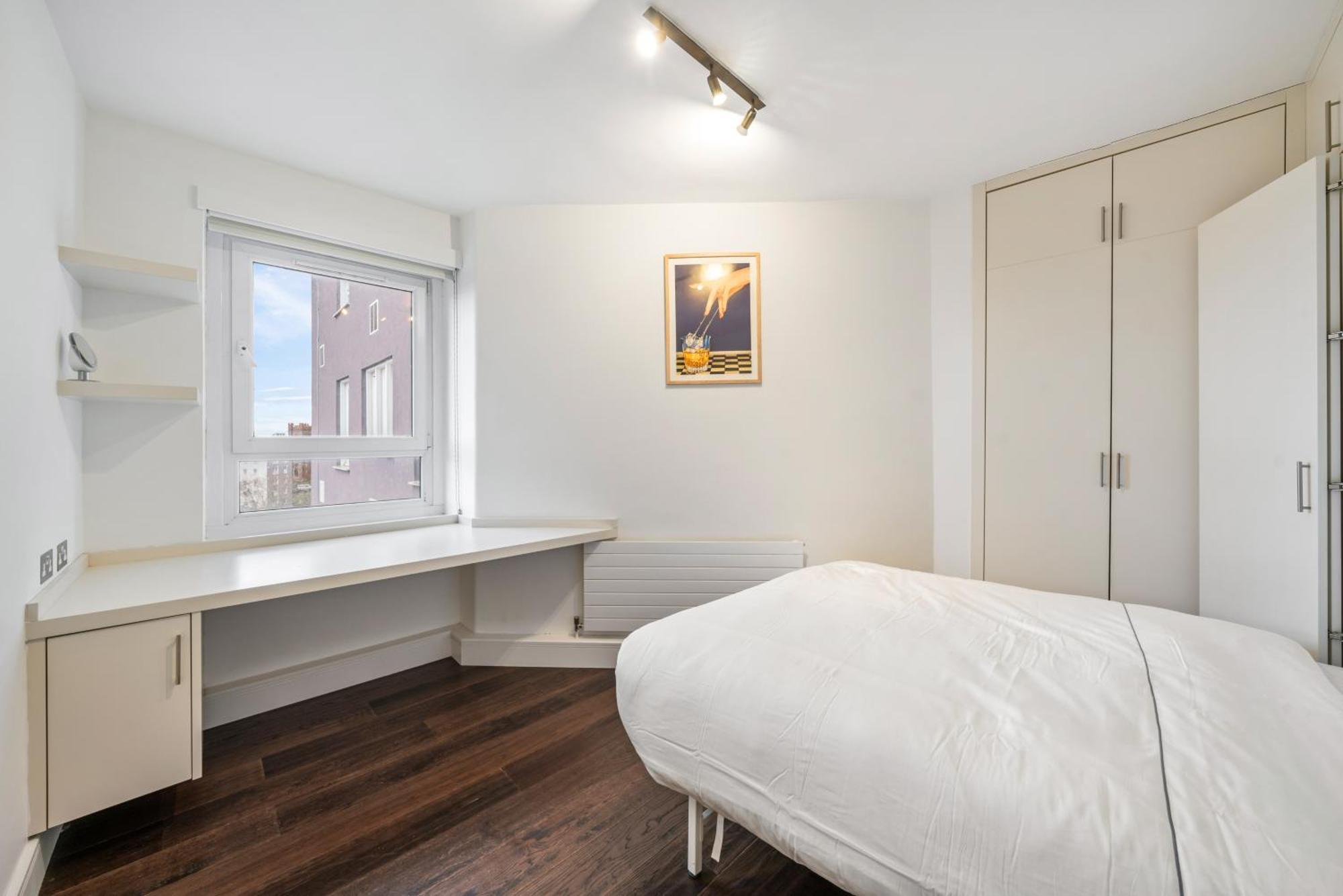 Relax, Play And Work In London Apartment Bagian luar foto