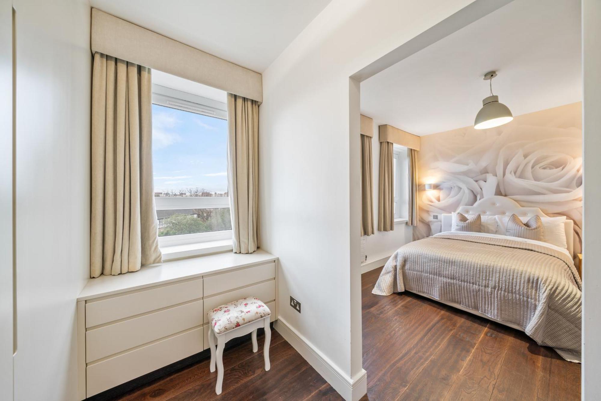Relax, Play And Work In London Apartment Bagian luar foto