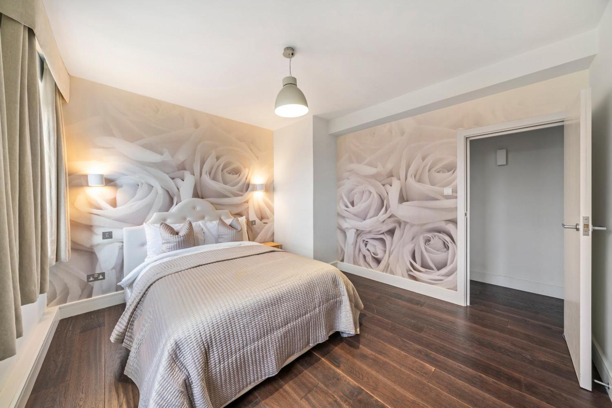 Relax, Play And Work In London Apartment Bagian luar foto