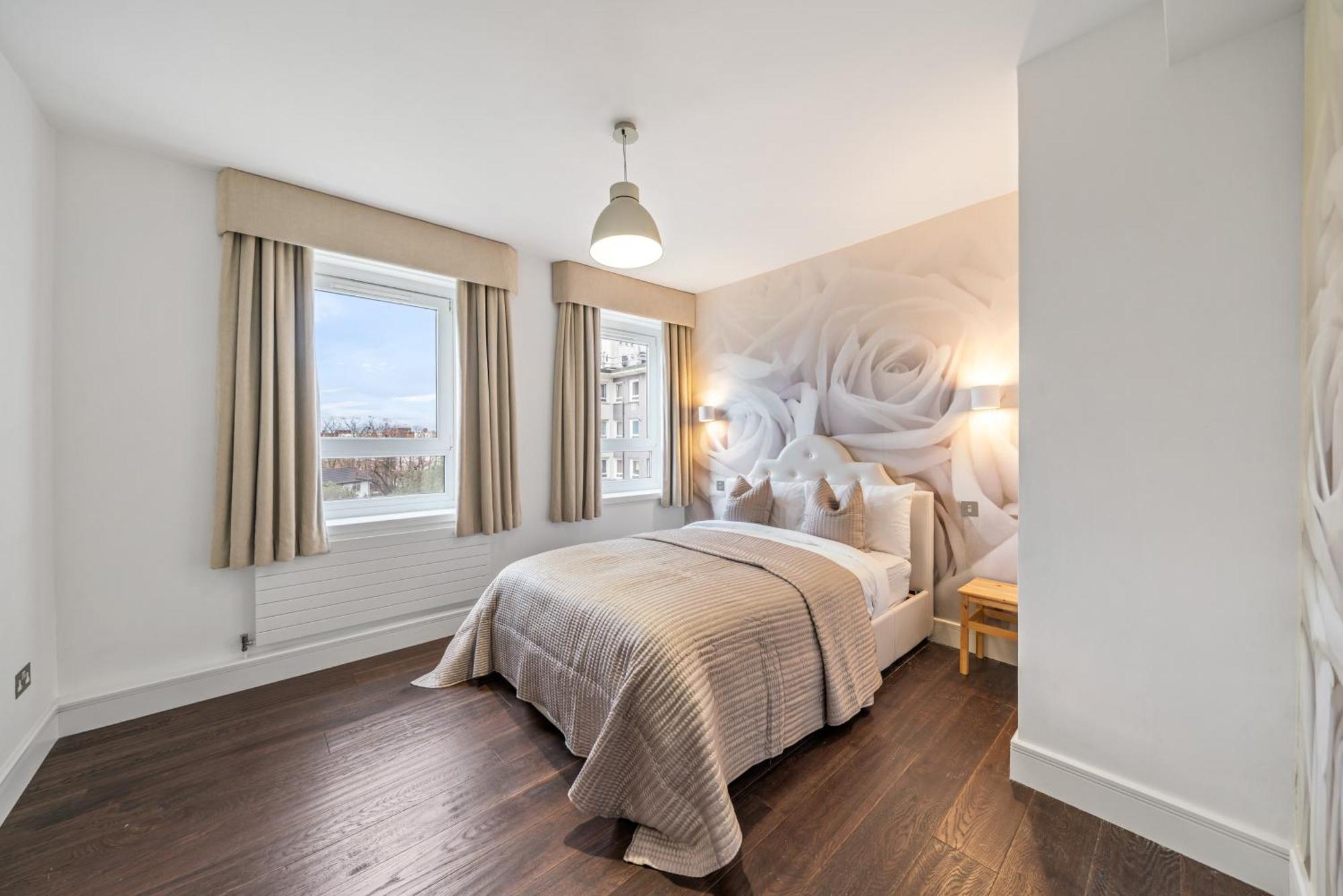 Relax, Play And Work In London Apartment Bagian luar foto
