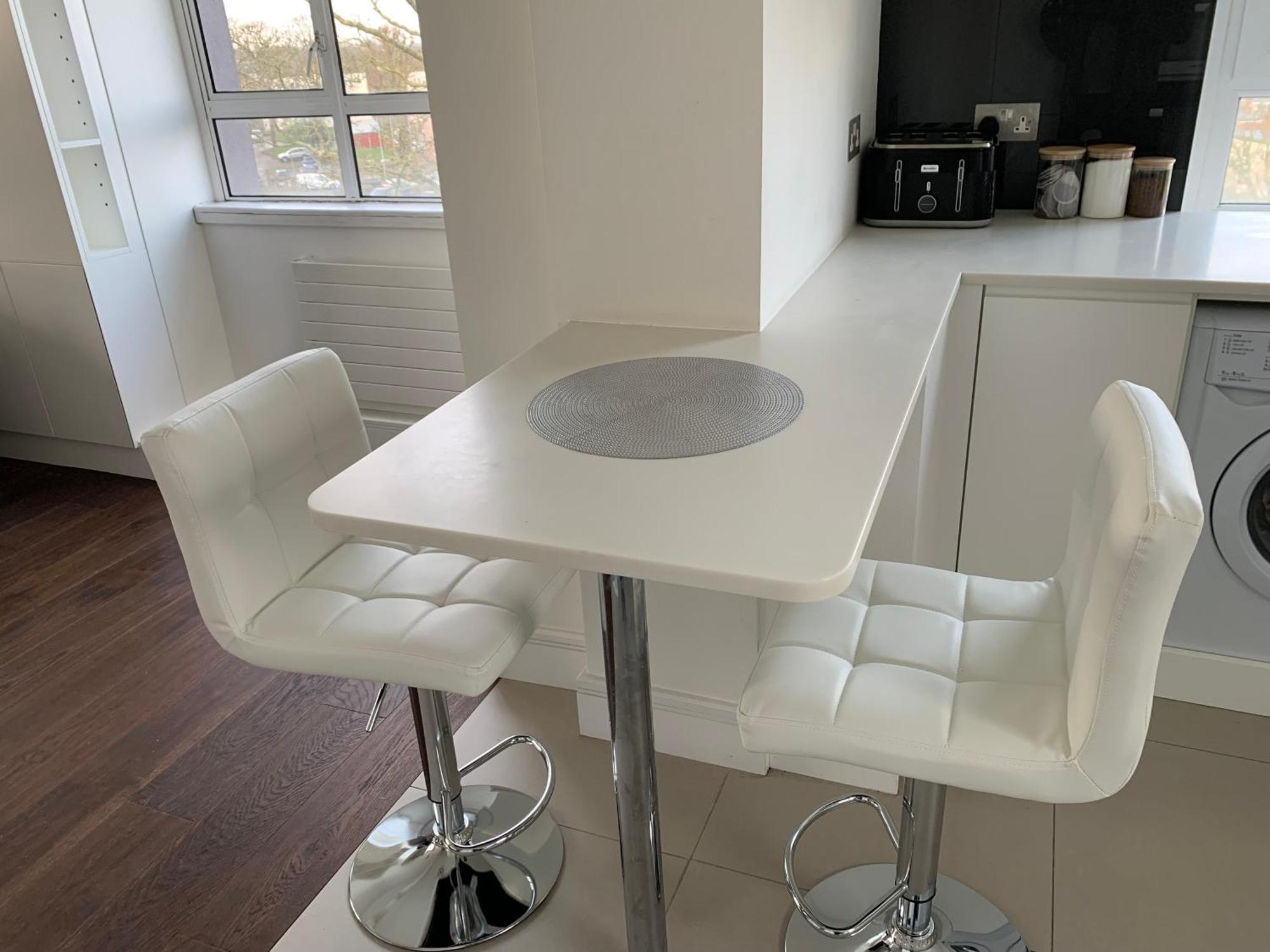 Relax, Play And Work In London Apartment Bagian luar foto
