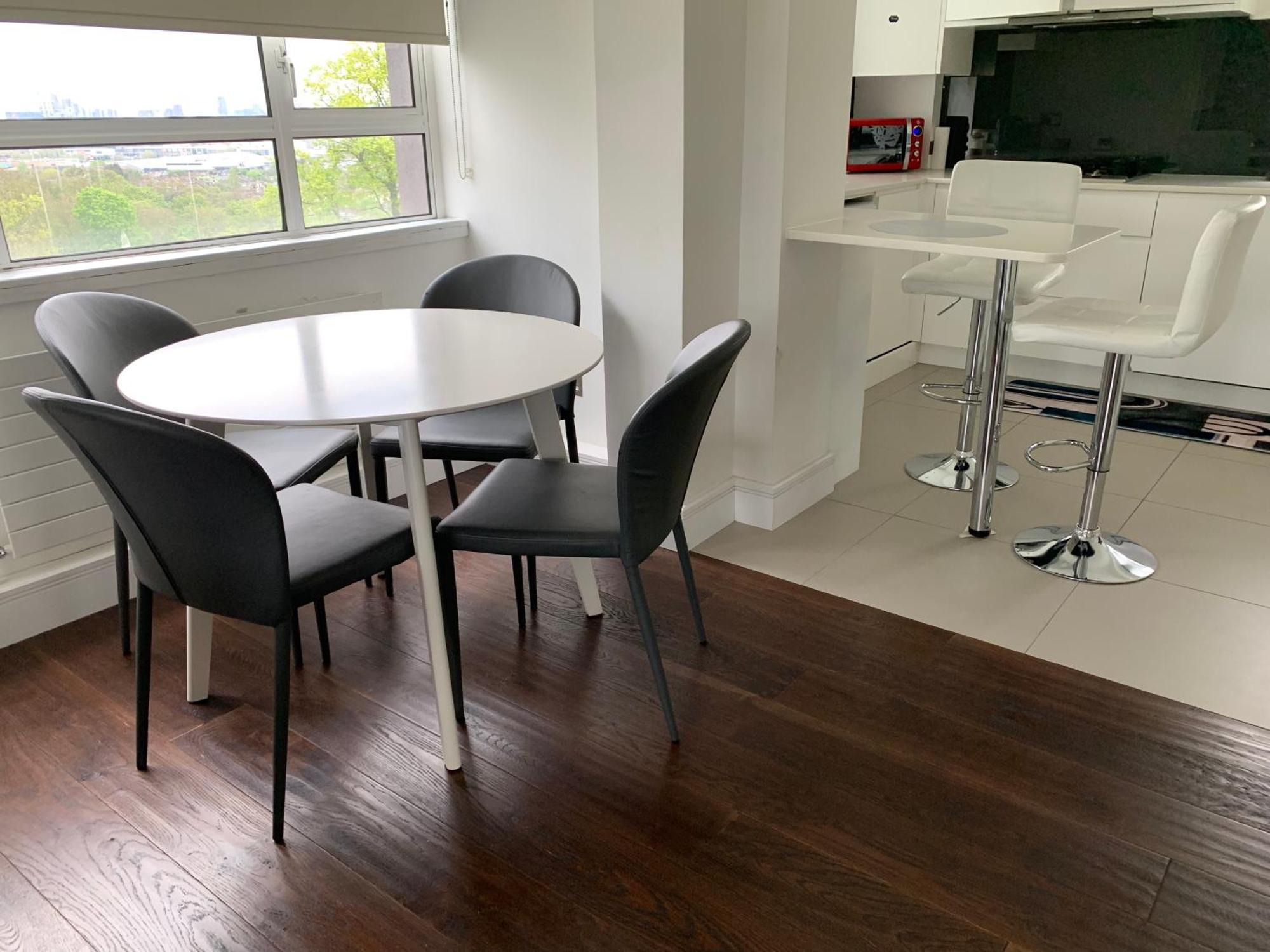 Relax, Play And Work In London Apartment Bagian luar foto